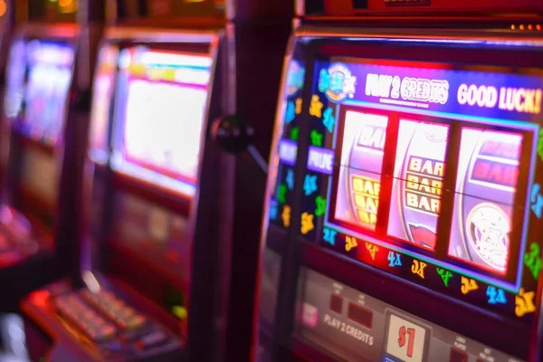 Hood vs Wolf slot game interface on wahanatoto mobile app